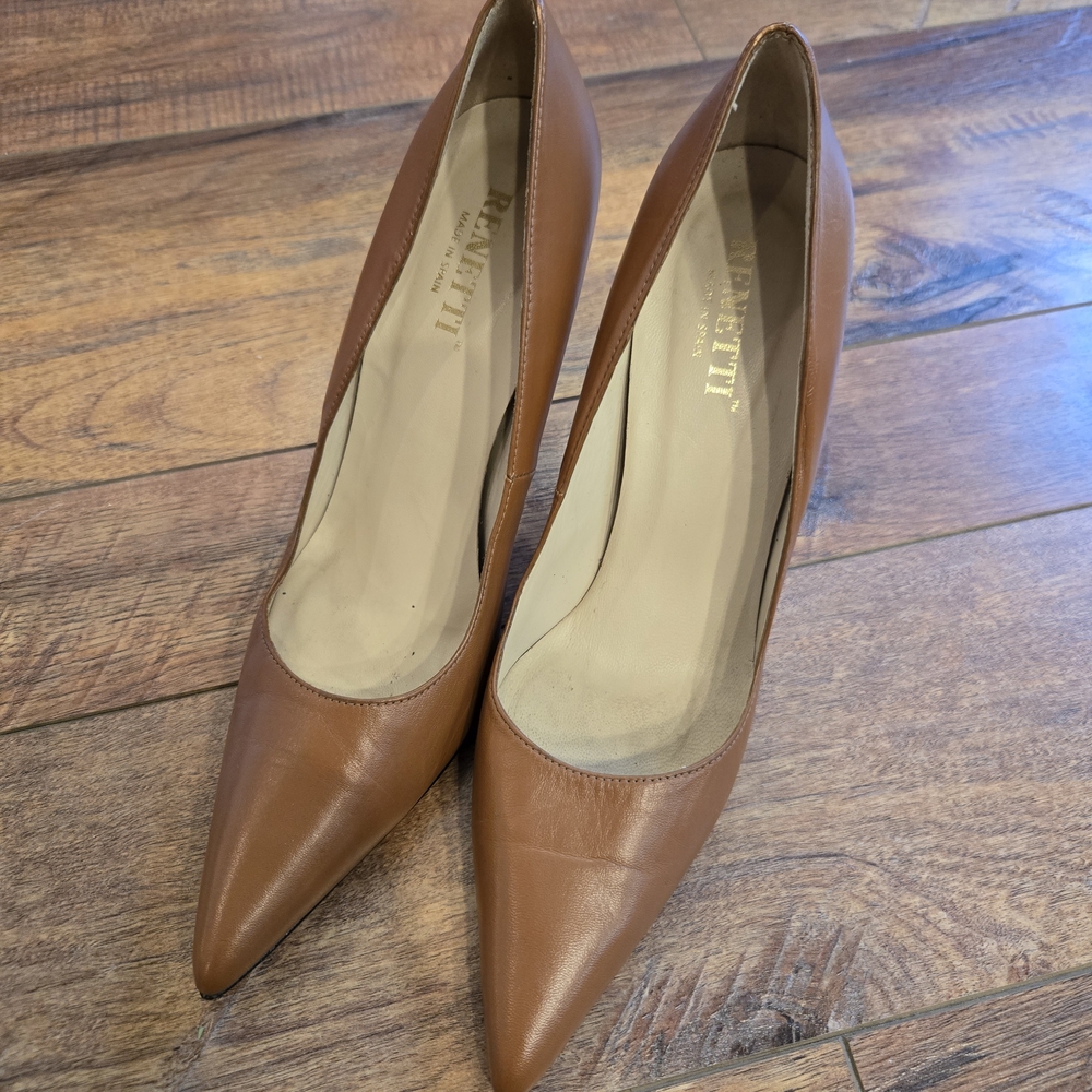 Made Is Spain. Brown Leather Stiletto 4" Heels. In EUC By Renetti